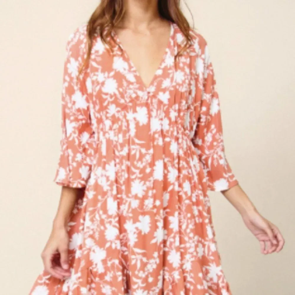 Coral Floral Dress - Picture 4 of 5